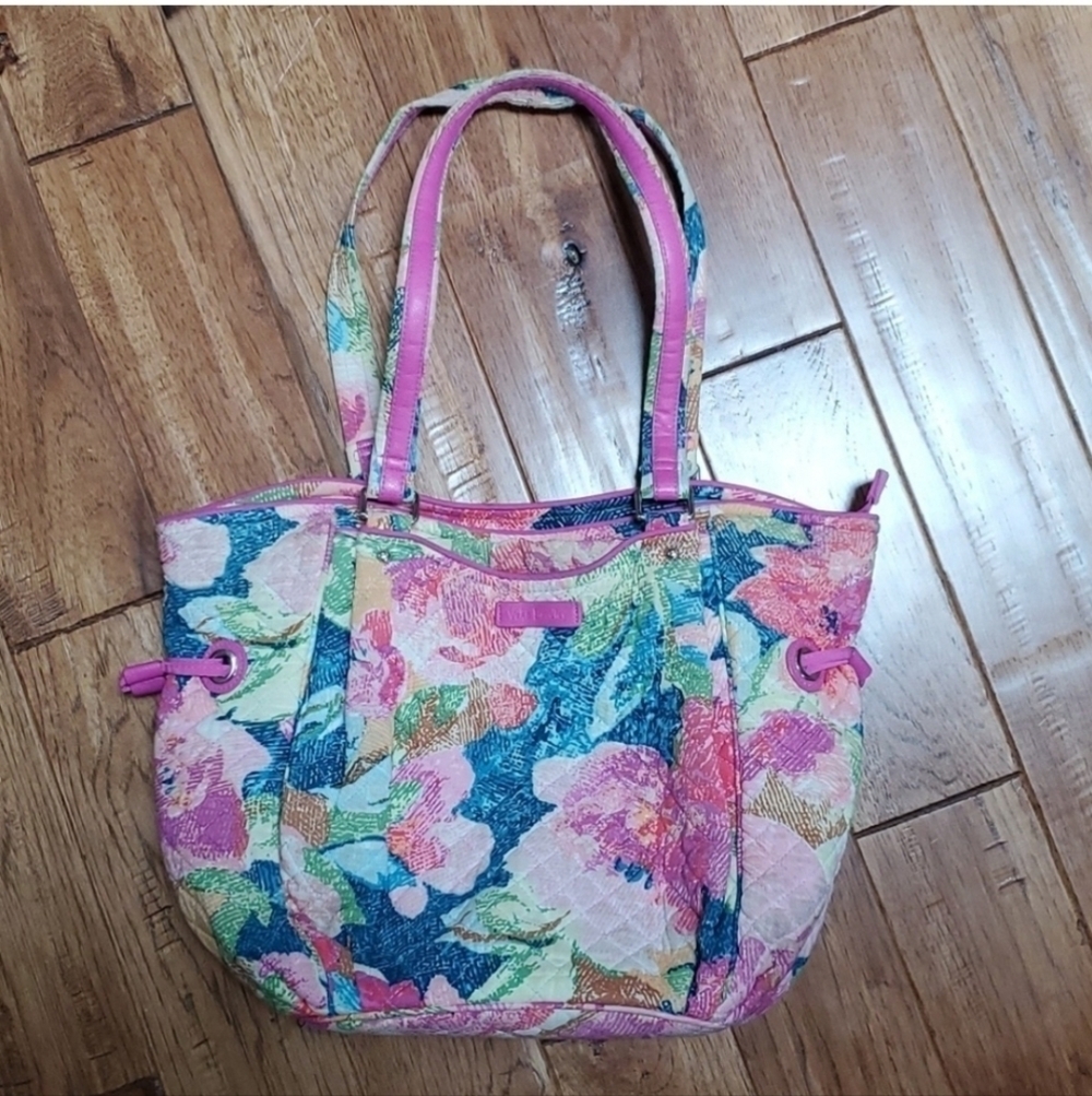 Vera Bradley Glenna super bloom floral quilted shoulder bag